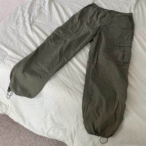 NEVER WORN Uniqlo Women's Easy Cargo Pants in Olive (Size XS)